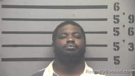 Mugshot of Jerome Keyshom Jr Smith booked in Hopkins County, Kentucky on August 20, 2026