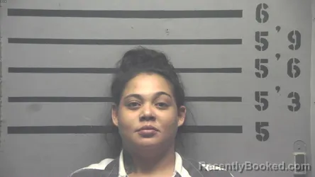 Mugshot of Kiana Leshae Smith booked in Hopkins County, Kentucky on August 25, 2026