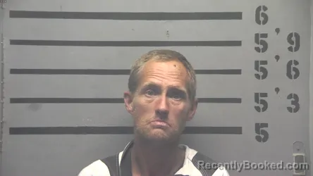 Mugshot of CHRISTOPHER LEE WILLIAMS booked in Hopkins County, Kentucky on April 21, 2026