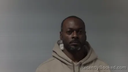 Mugshot of ROBERT L CARR