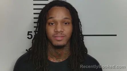 Mugshot of MONTAE RASHAUD EAVES