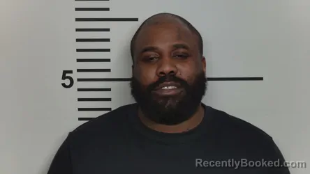Mugshot of LEONAR TRICE
