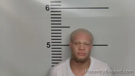 Mugshot of TRAYVON DESHAUN ARNOLD