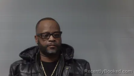 Mugshot of SEAN B SMYZER