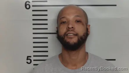Mugshot of RAYSHAUN VADEN