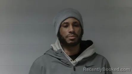 Mugshot of DERRICK SAUNDERS