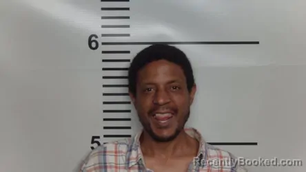 Mugshot of VICTOR MOORE