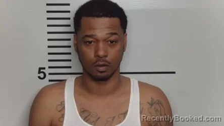 Mugshot of LAMONT DAVIS booked in Jefferson County, Kentucky on March 17, 2026