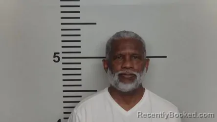 Mugshot of Rasheeno Hillman booked in Jefferson County, Kentucky on July 31, 2026