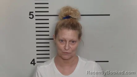Mugshot of Wendy L Reynolds booked in Jefferson County, Kentucky on October 22, 2026