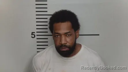 Mugshot of Kenyata Deshan Leonard booked in Jefferson County, Kentucky on October 25, 2026