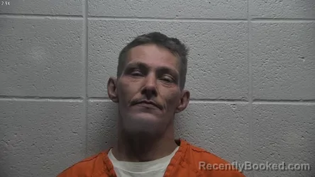 Mugshot of GARY WAYNE-DEWEY ENGLISH