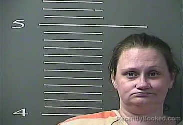 Mugshot of LAVONNA LYNN COLLINS booked in Johnson County, Kentucky on July 1, 2026