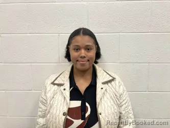 Mugshot of TIARA BRENAYE MIDDLETON