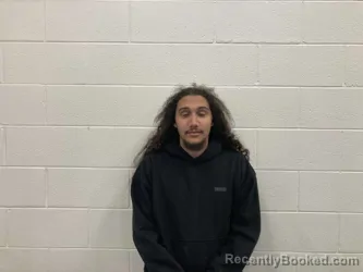 Mugshot of DIOVONTAE DEMETTRUIS ROARK booked in Kenton County, Kentucky on May 1, 2026
