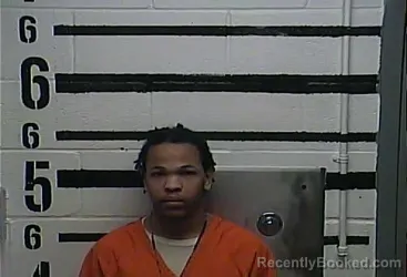 Mugshot of DELQUAN TRAYVON GLASS