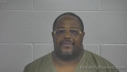 Mugshot of SHAUNTRELL MANUEL booked in Laurel County, Kentucky on April 30, 2026