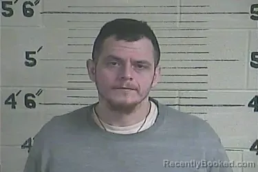 Mugshot of Justin Helton
