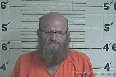Mugshot of Aaron White booked in Lee County, Kentucky on October 8, 2026