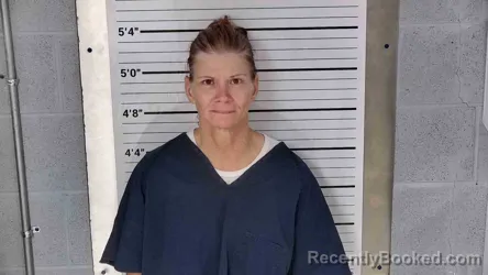 Mugshot of Linda Garren booked in Leslie County, Kentucky on August 18, 2026