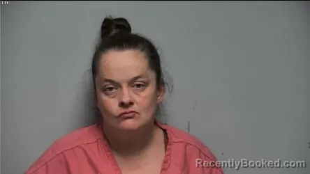 Mugshot of AMANDA GAYLE SMITH booked in McCracken County, Kentucky on April 21, 2026