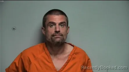 Mugshot of SCOTT CHANNING GREEN booked in McCracken County, Kentucky on April 25, 2026