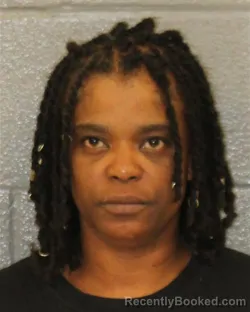 Mugshot of MARTINA LATRICE PIERCE-LINDSAY
