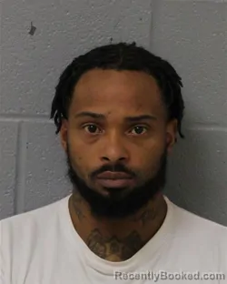 Mugshot of QUINTAVIOUS BERNARD WALLS