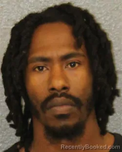 Mugshot of QWUAN VERNAR HENRY