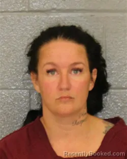 Mugshot of DAISHA TAYLOR WEATHERS booked in Mecklenburg County, North Carolina on March 31, 2026