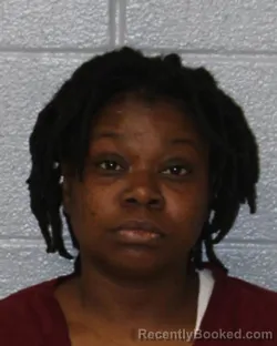 Mugshot of SHONDA RONEIKA HARRIS booked in Mecklenburg County, North Carolina on March 31, 2026