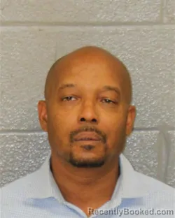 Mugshot of TAVARES LEVAR SMITH booked in Mecklenburg County, North Carolina on April 14, 2026