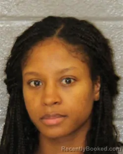 Mugshot of AALIYAH MONIQUE VEREEN booked in Mecklenburg County, North Carolina on May 20, 2026