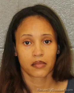 Mugshot of VEONCE DARSHAE SINGLETON booked in Mecklenburg County, North Carolina on June 4, 2026