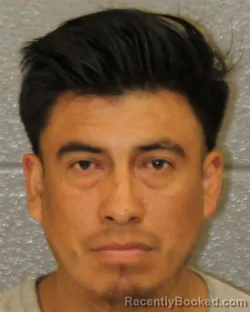 Mugshot of ERIK LEONARDO DELEON-PEREZ booked in Mecklenburg County, North Carolina on June 6, 2026