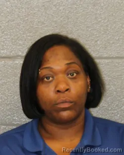 Mugshot of LISA MONET ROBINSON booked in Mecklenburg County, North Carolina on June 11, 2026