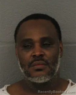 Mugshot of Fernandez L Hunter booked in Mecklenburg County, North Carolina on August 29, 2026