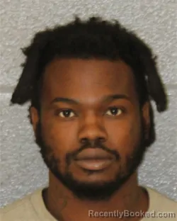 Mugshot of Quavon Jakale Robinson booked in Mecklenburg County, North Carolina on October 27, 2026