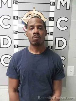 Mugshot of QUINTEL MACON