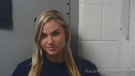 Mugshot of RAYANNE D DUMMITT