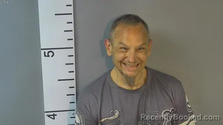 Mugshot of DERRICK RAYMOND GRIBBINS booked in Nelson County, Kentucky on April 21, 2026