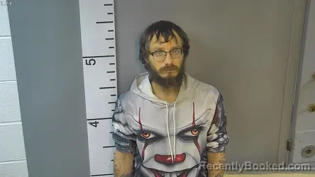 Mugshot of DUSTIN LYNN ROSARIO booked in Nelson County, Kentucky on April 21, 2026