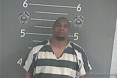 Mugshot of SHAKIR FLACO CRUZ