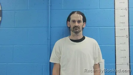 Mugshot of JONATHAN D EDWARDS booked in Rockcastle County, Kentucky on July 27, 2026