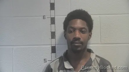 Mugshot of Lacari D Edmonson booked in Shelby County, Kentucky on October 14, 2026