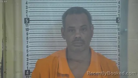 Mugshot of AZIKIWE O MADUKA