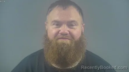 Mugshot of BRANDON ALLEN OWENS booked in Warren County, Kentucky on April 1, 2026