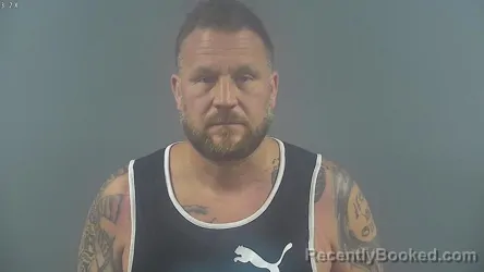 Mugshot of BEAU M WILLIAMS booked in Warren County, Kentucky on May 25, 2026