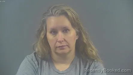 Mugshot of COURTNEY PAIGE LUTTRELL booked in Warren County, Kentucky on March 26, 2026