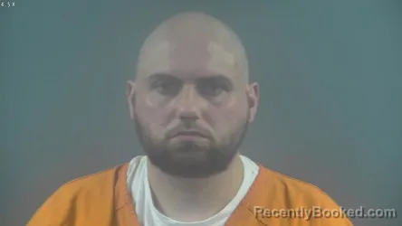 Mugshot of DARON DEWAYNE GREGORY booked in Warren County, Kentucky on April 1, 2026